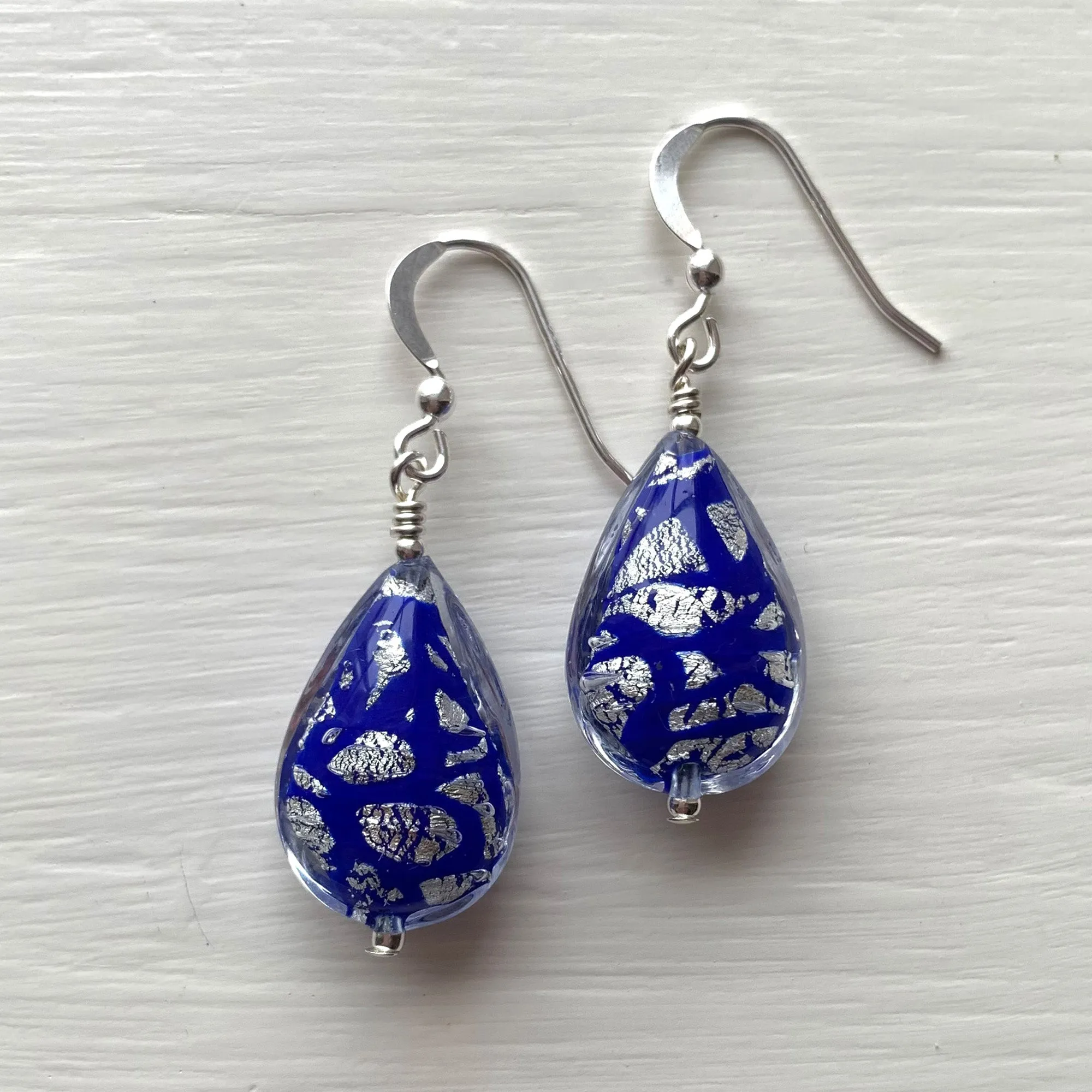 Earrings with blue pastel graffiti and white gold Murano glass medium pear drops