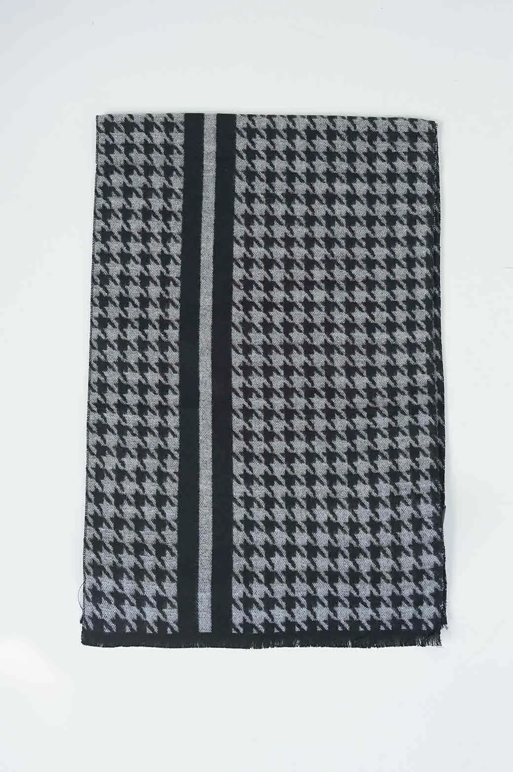 HOUNDSTOOTH PATTERN SCARF