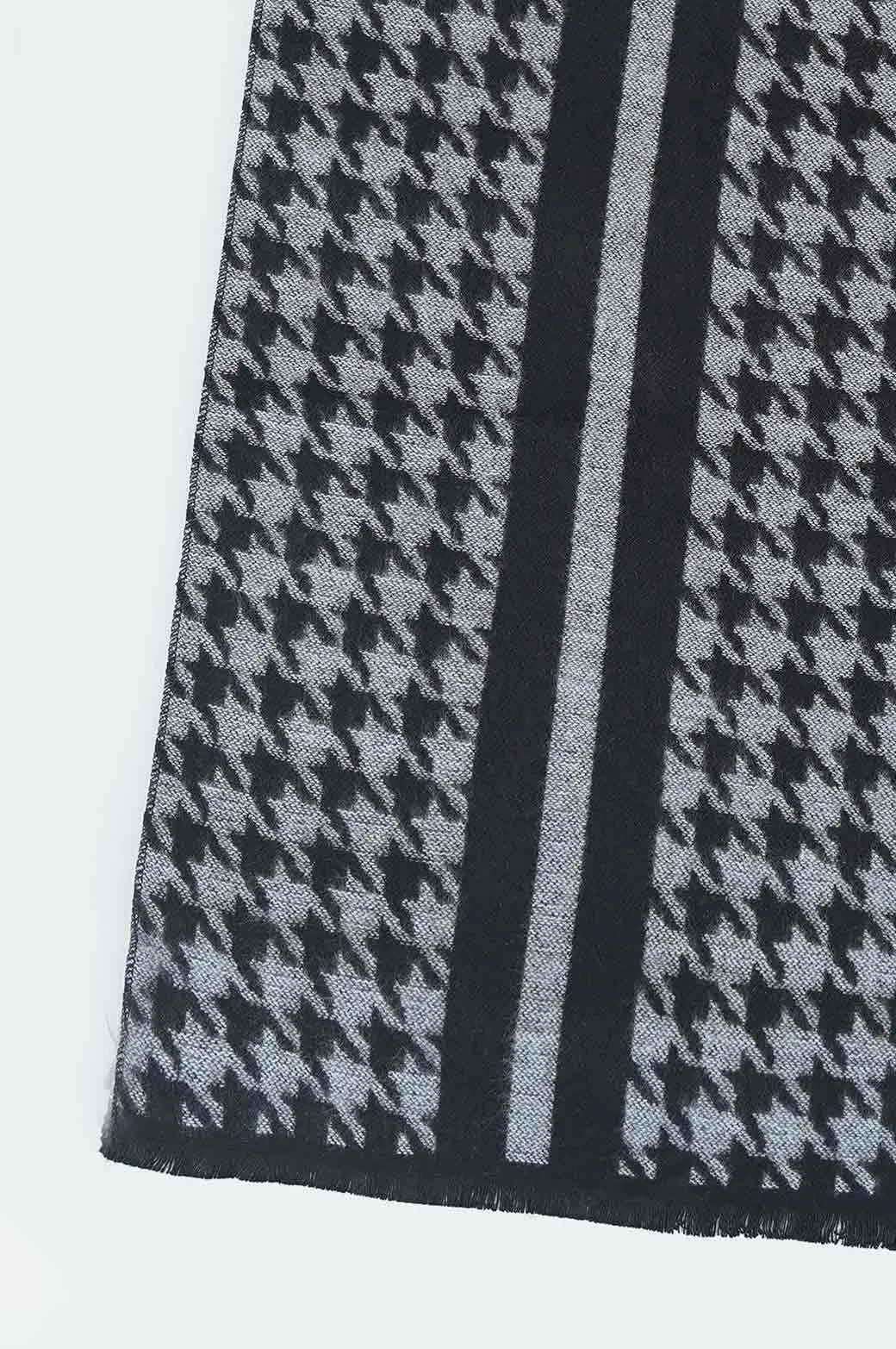 HOUNDSTOOTH PATTERN SCARF