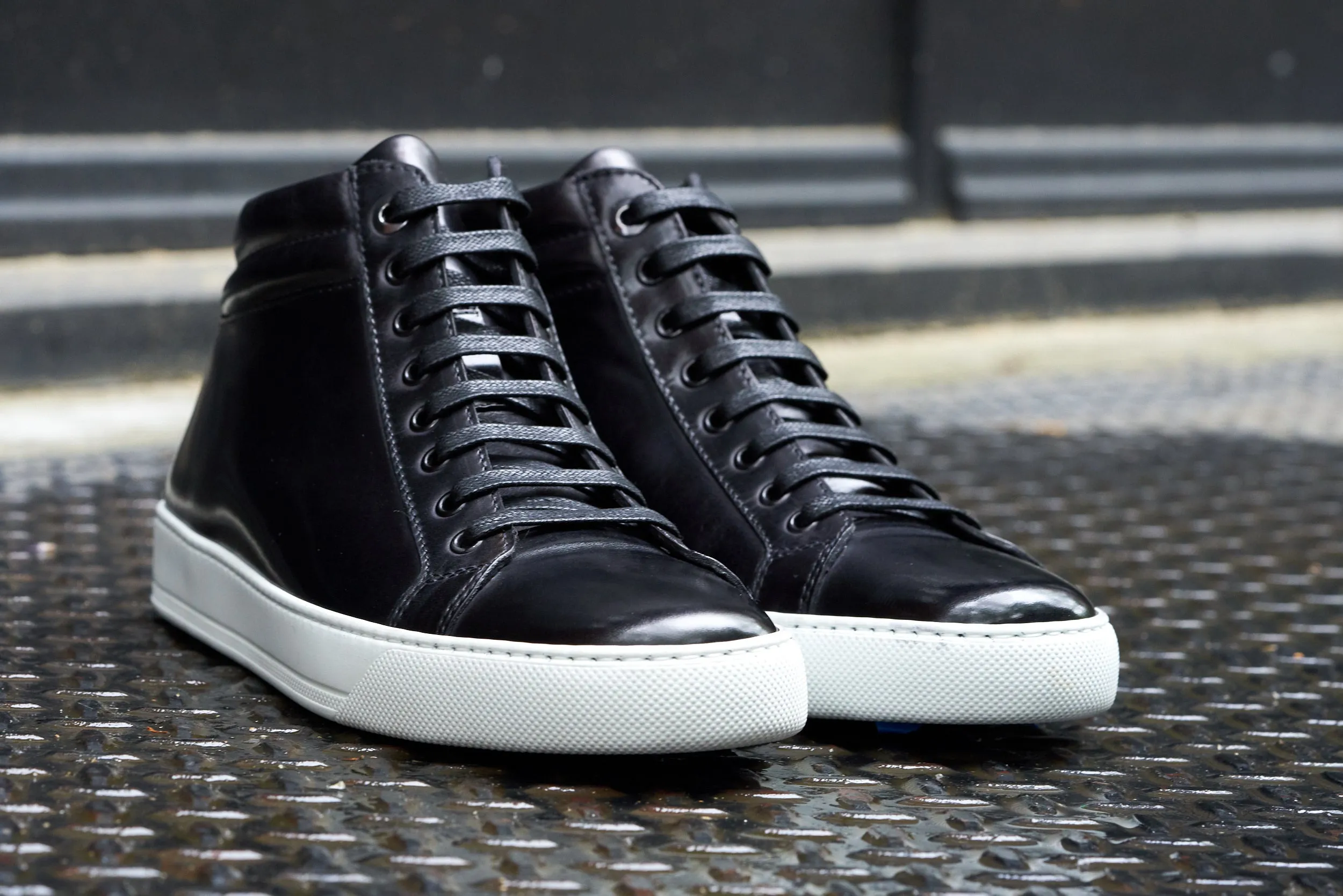 The Carter Mid-Top Sneaker - Nero - White Sole